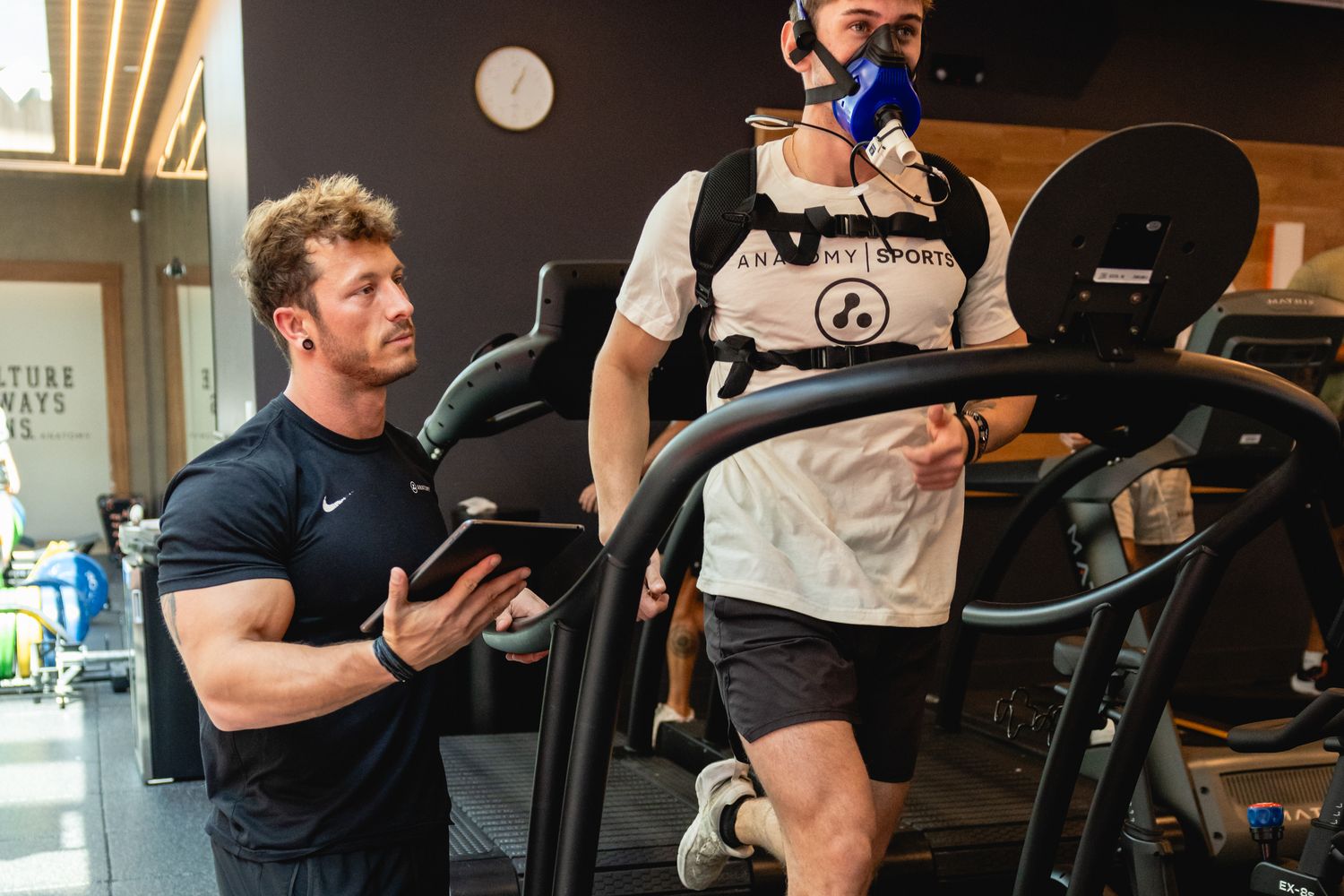 Member running a metabolic test with an Anatomy coach